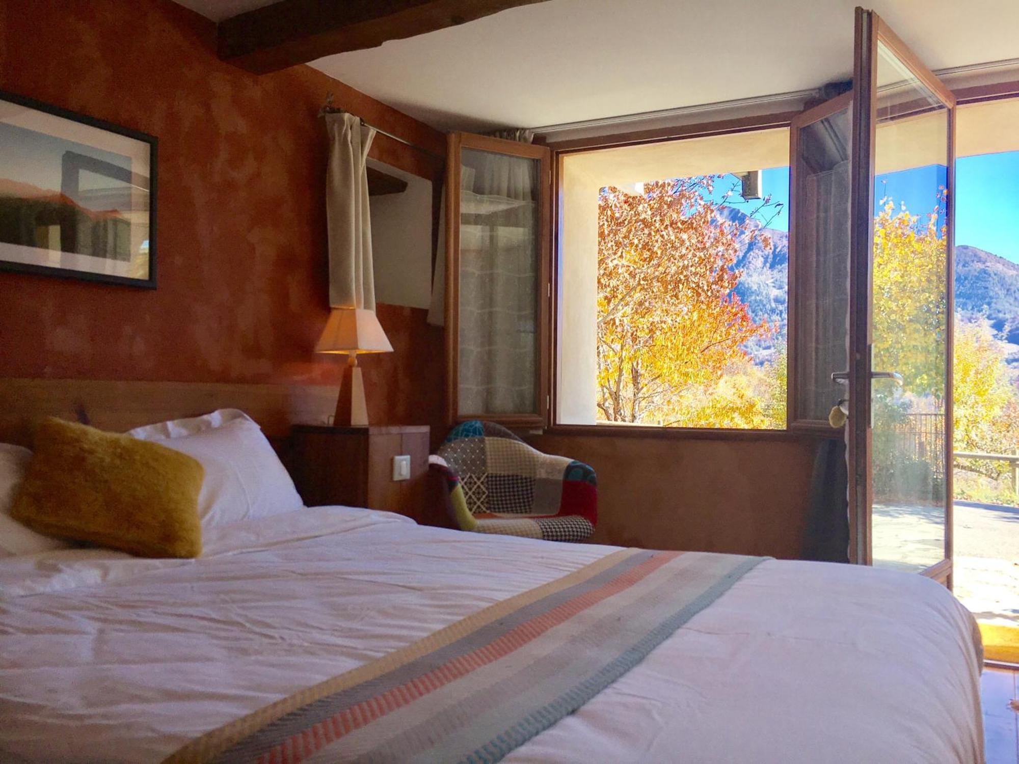Chambre D'Hotes La Grange Des Ecrins Chabottes Rum bild